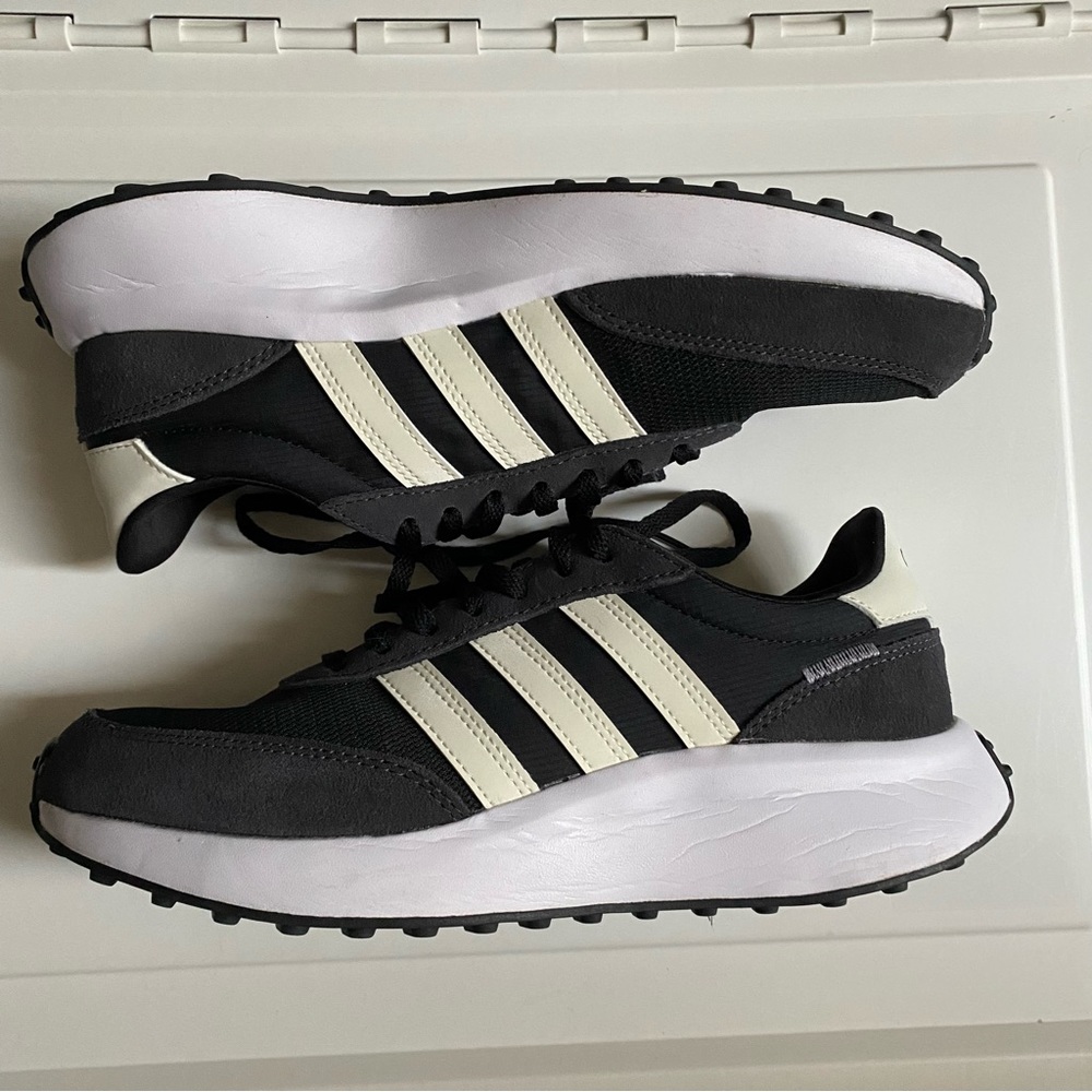 Adidas Run 70s